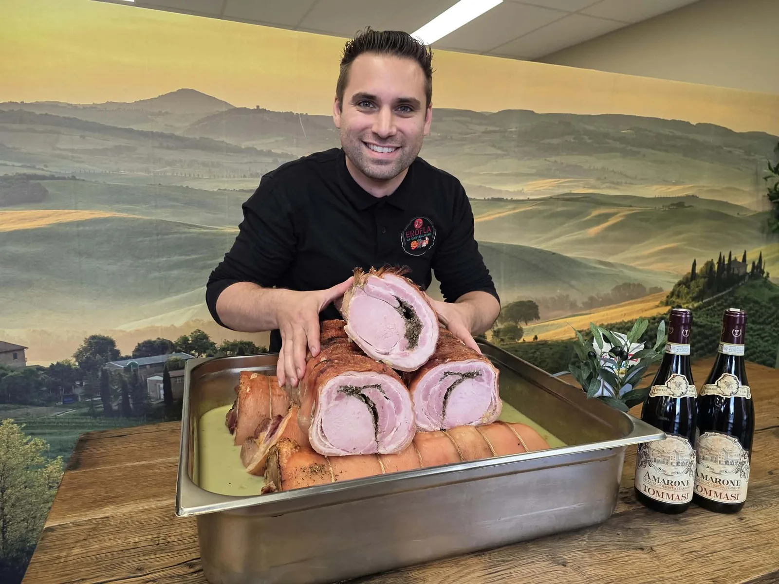 Porchetta tranchée, préparée par Erofla à Casteau.
